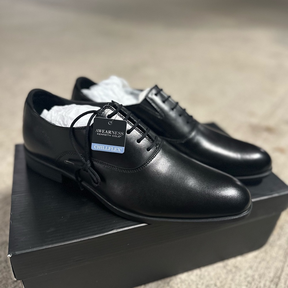 Kenneth Cole Black Men's Oxfords